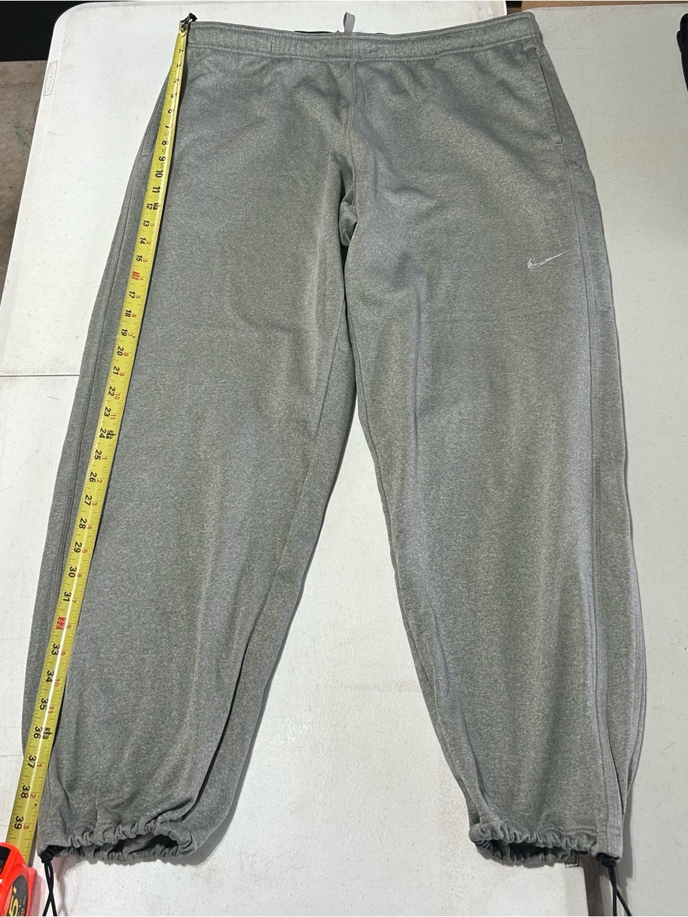 Nike Men’s Pants Size XL Therma Fit Gray Training Workout Athletic Cinch Ankle